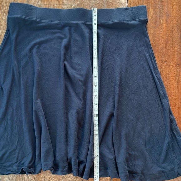Black skater skirt mini GUC, soft fabric - Picture 5 of 7